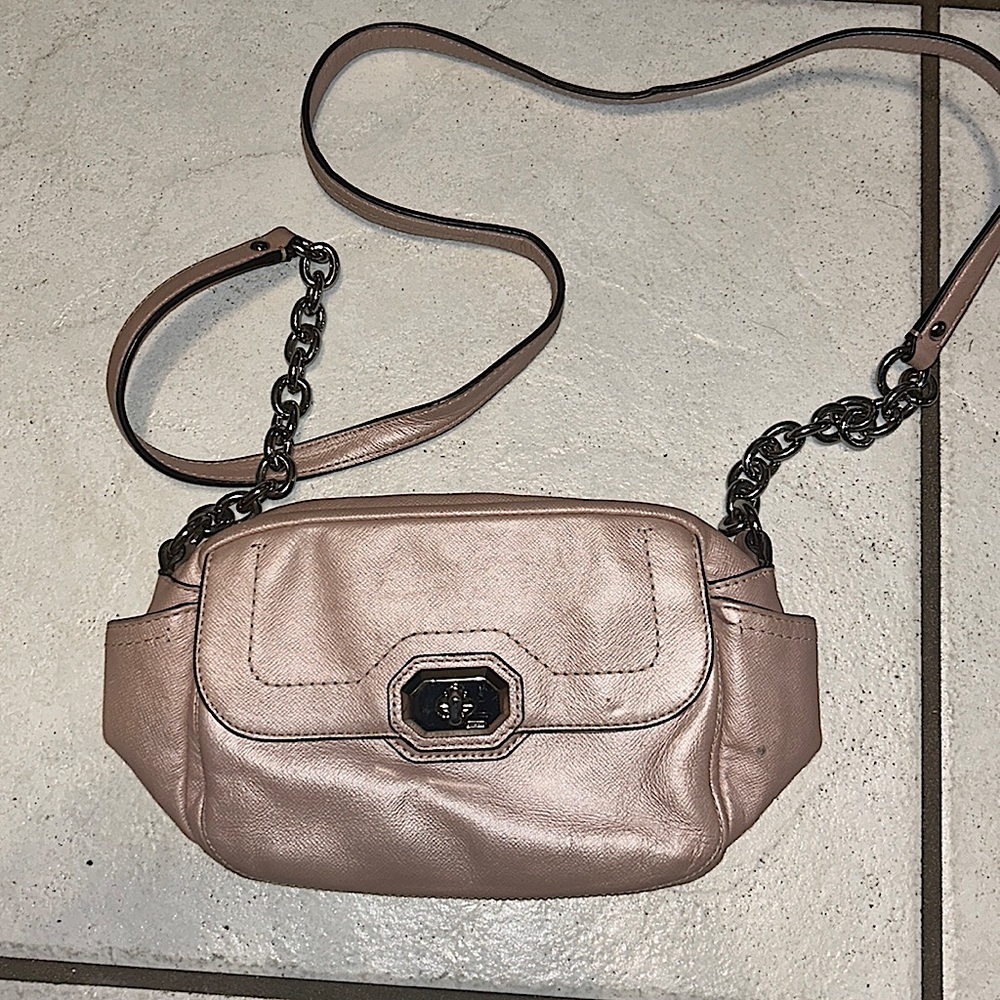 Coach bag color pale pink No-G1320-F24843 gently used